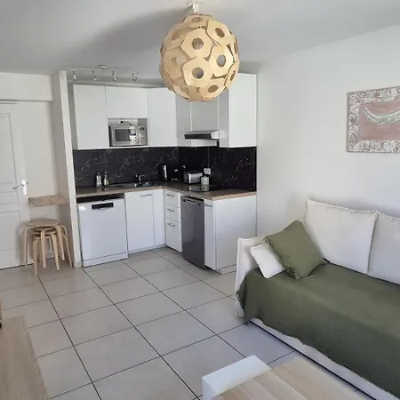 à 2 Min De La